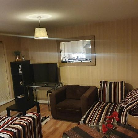 Two Bedroom Apartment, Free Parking, Close To Uclan And Free Wifi بريستون المظهر الخارجي الصورة