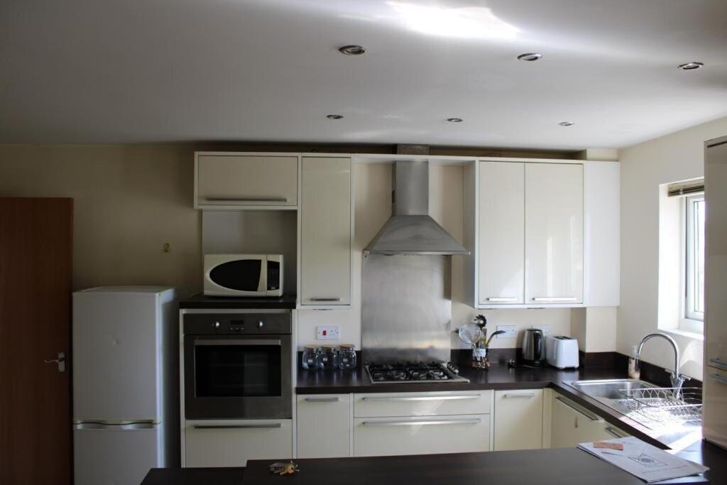 Two Bedroom Apartment, Free Parking, Close To Uclan And Free Wifi بريستون المظهر الخارجي الصورة