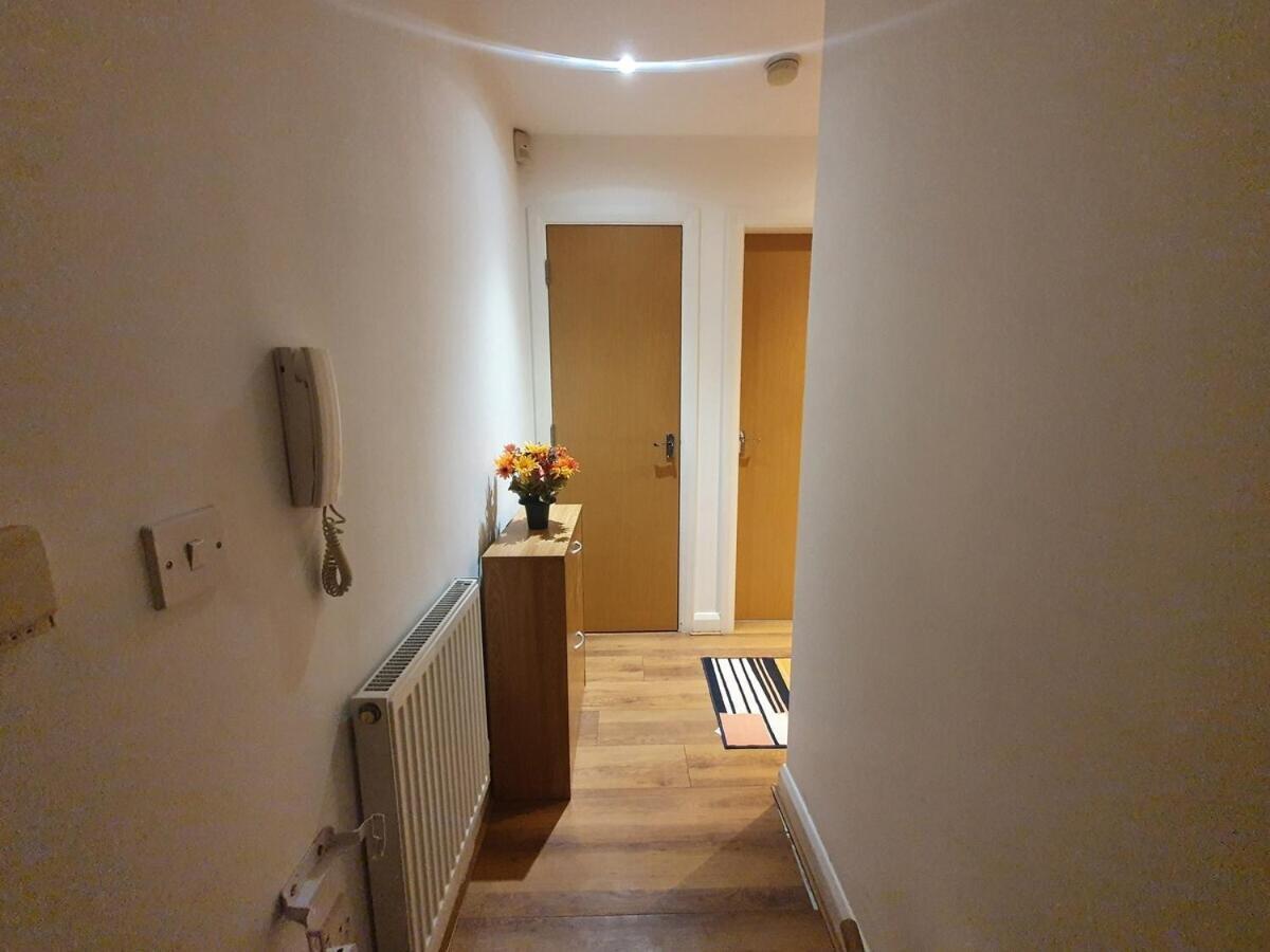 Two Bedroom Apartment, Free Parking, Close To Uclan And Free Wifi بريستون المظهر الخارجي الصورة